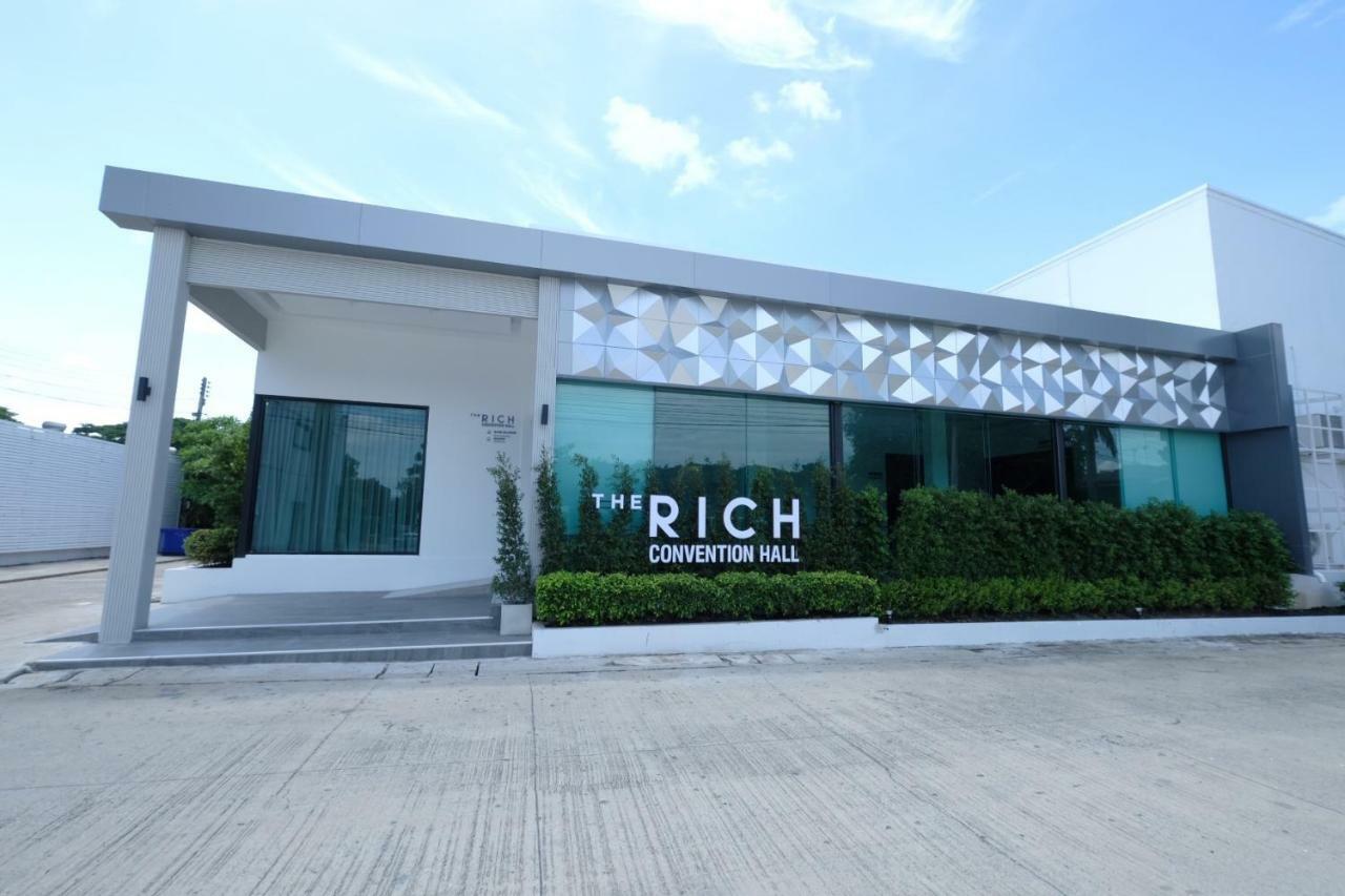 The Rich Hotel Nakhonratchasima Esterno foto